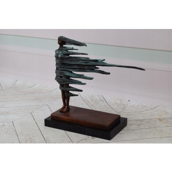 Stojąca Kobieta w Sukni na Wietrze - Salvador Dali - Figura z Brązu - 40 cm