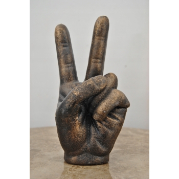 Dłoń z Żeliwa - Znak Victorii - Symbol Pokoju Zwycięstwa - Figura z Żeliwa