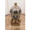 Czarne Porcelanowe Jajo Wsparte Lwami - Porcelana + Brąz - Szkatuła Jajko