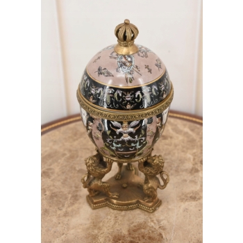 Czarne Porcelanowe Jajo Wsparte Lwami - Porcelana + Brąz - Szkatuła Jajko