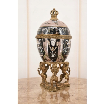 Czarne Porcelanowe Jajo Wsparte Lwami - Porcelana + Brąz - Szkatuła Jajko