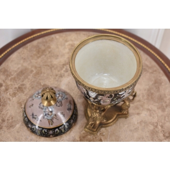 Czarne Porcelanowe Jajo Wsparte Lwami - Porcelana + Brąz - Szkatuła Jajko