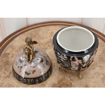 Porcelanowe Czarne Jajo - Anioł Amor - Porcelana + Brąz - Szkatuła Jajko