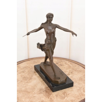 Amazonka z Włócznią - Diana - Bogini Łowów Mitologia - Figura z Brązu