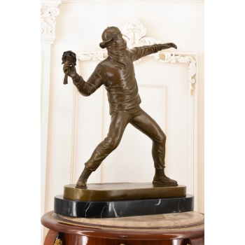 Banksy Style - Miotacz Kwiatów - „Flower Thrower