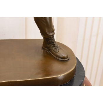 Banksy Style - Miotacz Kwiatów - „Flower Thrower