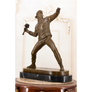 Banksy Style - Miotacz Kwiatów - „Flower Thrower