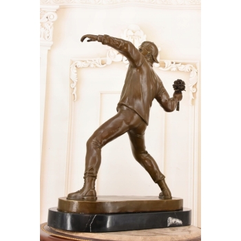 Banksy Style - Miotacz Kwiatów - „Flower Thrower