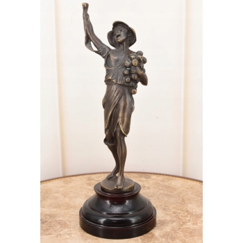 Kobieta w Kapeluszu - Figura Rzeźba z Brązu - Dekoracja