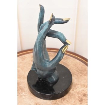 Surrealistyczna Twarz Na Dłoni Salvador Dali Style - Figura z Brązu Patyna