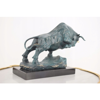 Figura Walecznego Byka - Byk Symbol Siły i Zwycięstwa - Rzeźba Brąz Patyna