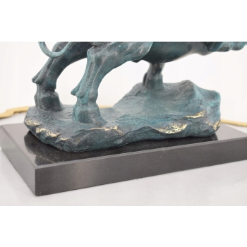 Figura Walecznego Byka - Byk Symbol Siły i Zwycięstwa - Rzeźba Brąz Patyna