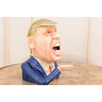 Ruchoma Skarbonka Donald Trump - Make America Great Again - Figura Żeliwo
