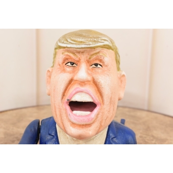 Ruchoma Skarbonka Donald Trump - Make America Great Again - Figura Żeliwo