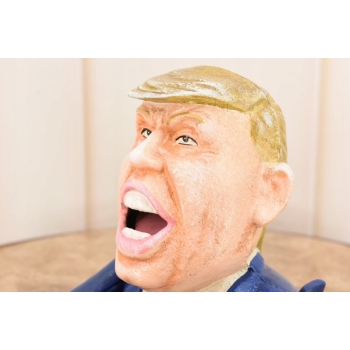 Ruchoma Skarbonka Donald Trump - Make America Great Again - Figura Żeliwo
