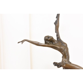 Tancerka z Gołębiami Akt - Figura Rzeźba z Brązu w Stylu Aldo Vitaleh