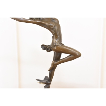 Tancerka z Gołębiami Akt - Figura Rzeźba z Brązu w Stylu Aldo Vitaleh