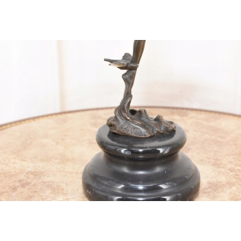 Tancerka z Gołębiami Akt - Figura Rzeźba z Brązu w Stylu Aldo Vitaleh