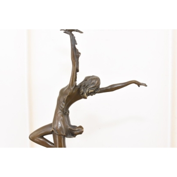 Tancerka z Gołębiami Akt - Figura Rzeźba z Brązu w Stylu Aldo Vitaleh