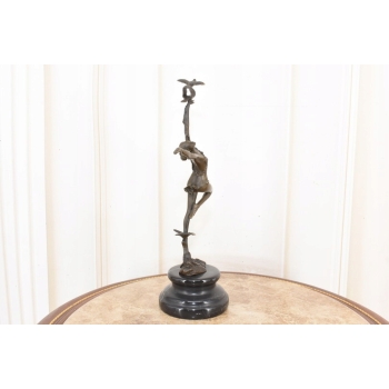 Tancerka z Gołębiami Akt - Figura Rzeźba z Brązu w Stylu Aldo Vitaleh