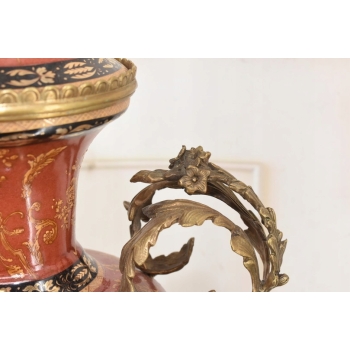 Porcelanowa Czerwona Waza Amfora - Porcelana + Brąz - Arystokracja