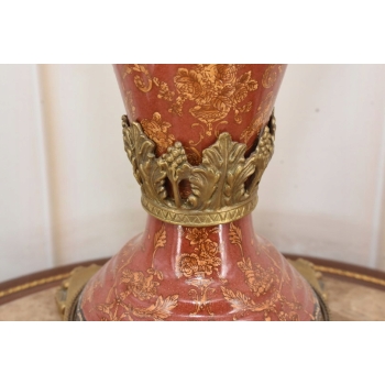 Porcelanowa Czerwona Waza Amfora - Porcelana + Brąz - Arystokracja