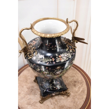 Porcelanowy Czarny Wazon z Ważkami w Kwiaty - Sygnowany Okuty Brązem