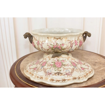 Porcelanowa Szkatuła - Bomboniera - Porcelana Okuta Brązem Różowe Kwiaty