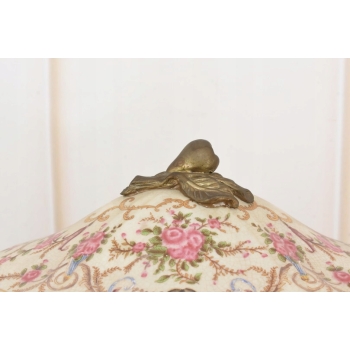 Porcelanowa Szkatuła - Bomboniera - Porcelana Okuta Brązem Różowe Kwiaty