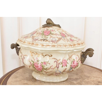 Porcelanowa Szkatuła - Bomboniera - Porcelana Okuta Brązem Różowe Kwiaty