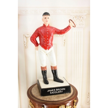 Żeliwna Figura JAMES BROWN SADDLERY - na Podstawie Słupek do Zaczepu Konia