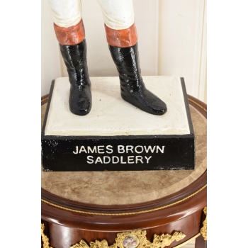 Żeliwna Figura JAMES BROWN SADDLERY - na Podstawie Słupek do Zaczepu Konia