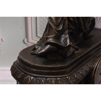 Duży Zegar Kominkowy Nakręcany - Postaciowy Kobieta - Figura Rzeźba z Brązu