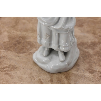 Porcelanowa Figura Kobiety Miśnia - Gospodyni - Biała Porcelana - Dekoracja