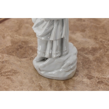 Porcelanowa Figura Kobiety Miśnia - Gospodyni - Biała Porcelana - Dekoracja