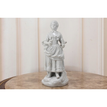 Porcelanowa Figura Kobiety Miśnia - Gospodyni - Biała Porcelana - Dekoracja