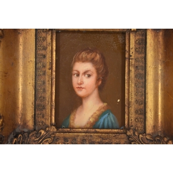 Portret Kobiety w Niebieskiej Sukience - Obraz Olejny - Złota Zdobiona Rama