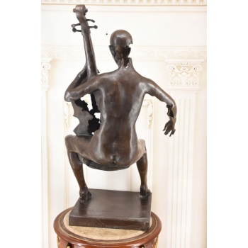 Wielka Modernistyczna Wiolonczelistka Kobieta z Wiolonczelą Figura z Brązu