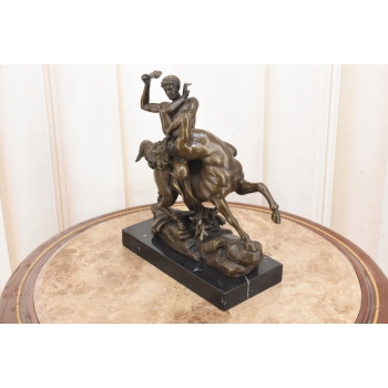 Rzeźba Z Brązu – Walka Centaura - Figura Na Marmurowej Podstawie