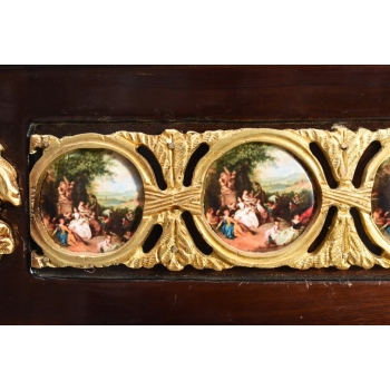 Okrągły stolik w stylu Ludwika XV - malowaną Scena figuralna - Intarsjowany