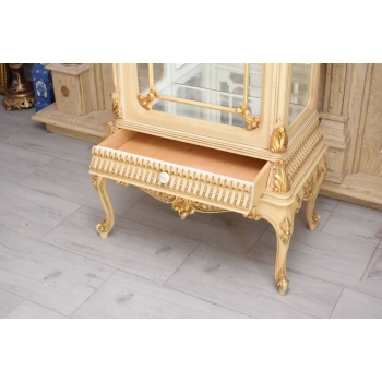 Złocona Witryna w Stylu Barokowym – Przeszklona, Bogato Rzeźbiona