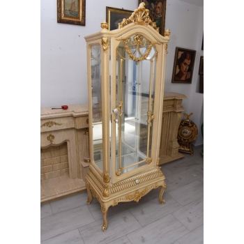 Złocona Witryna w Stylu Barokowym – Przeszklona, Bogato Rzeźbiona