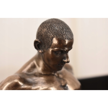 Nowoczesna Figura - Mężczyzna Uwięziony w Ramie - Symbolika Prezent