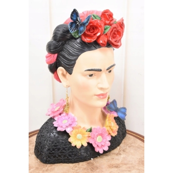 Dekoracyjna Figura Kobiety - Muza z Kwiatami - Kolorowa Rzeźba