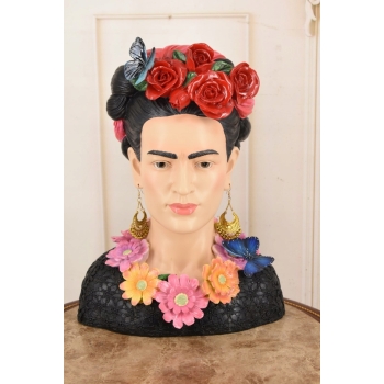 Dekoracyjna Figura Kobiety - Muza z Kwiatami - Kolorowa Rzeźba