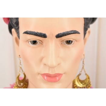 Dekoracyjna Figura Kobiety - Muza z Kwiatami - Kolorowa Rzeźba