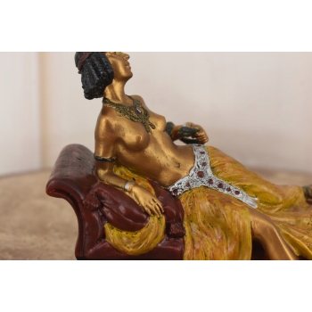 Leżąca Kleopatra z Brązu - Egipcjanka - Figura Rzeźba - Styl Vienna