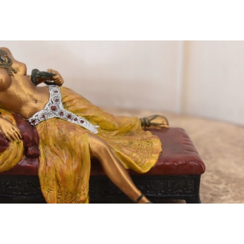 Leżąca Kleopatra z Brązu - Egipcjanka - Figura Rzeźba - Styl Vienna