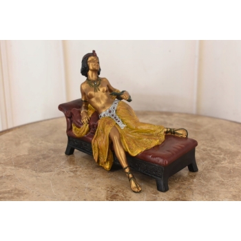 Leżąca Kleopatra z Brązu - Egipcjanka - Figura Rzeźba - Styl Vienna