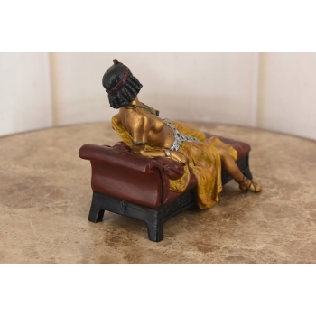 Leżąca Kleopatra z Brązu - Egipcjanka - Figura Rzeźba - Styl Vienna